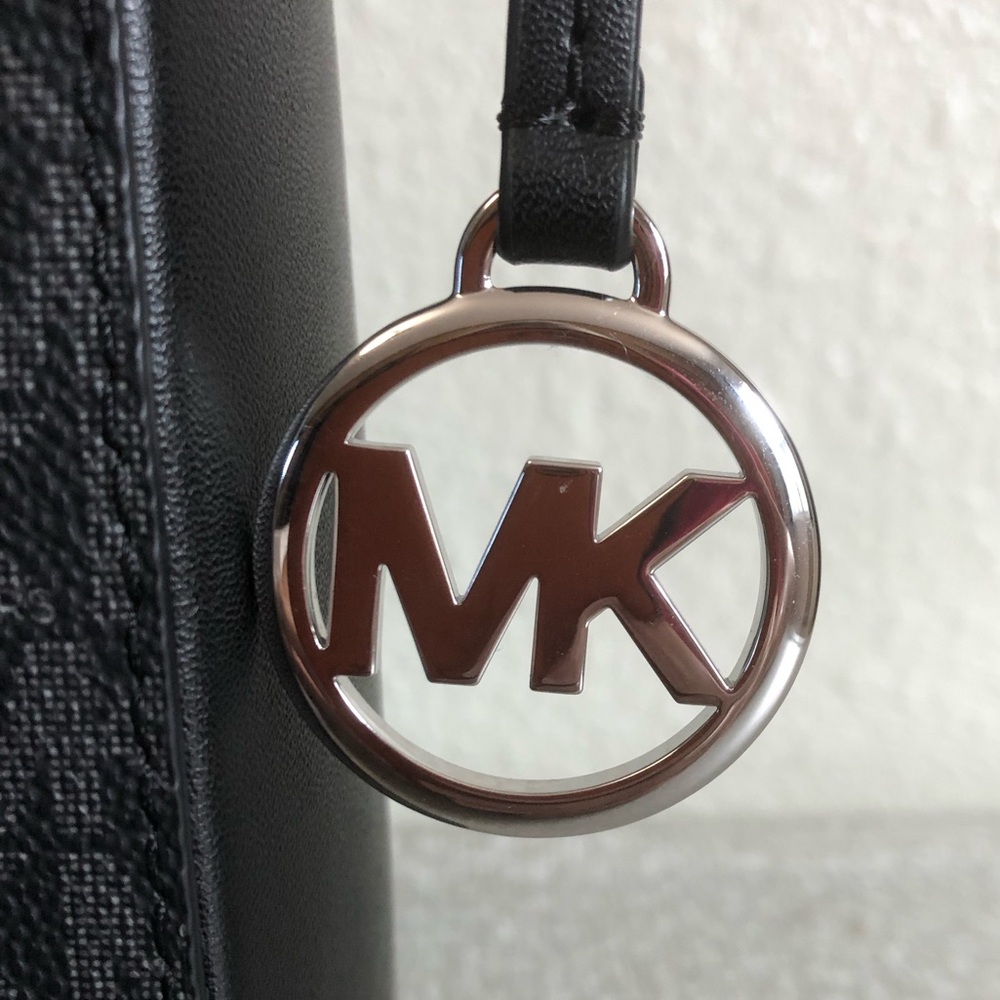 NWT Michael Kors Jet Set Travel Black Crossbody Bag - Picture 3 of 10